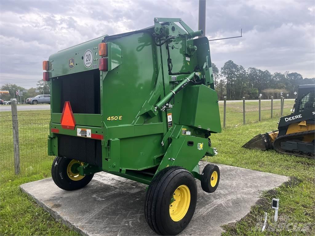 John Deere 450E Enfardadeira de rolos