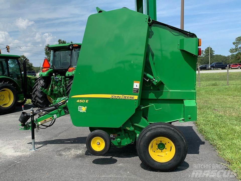 John Deere 450E Enfardadeira de rolos