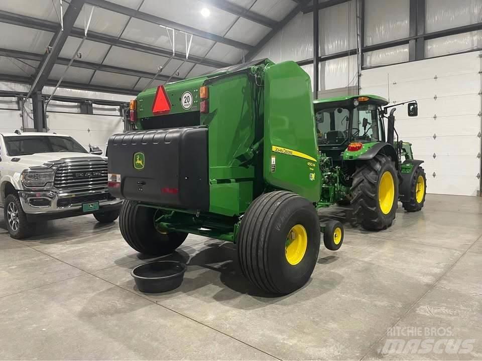 John Deere 450M Enfardadeira de rolos