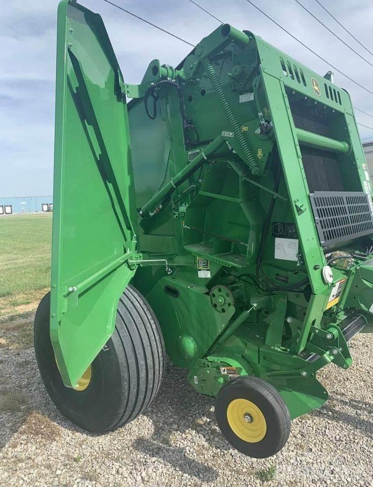 John Deere 450M Enfardadeira de rolos
