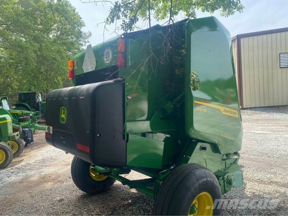 John Deere 451M Enfardadeira de rolos