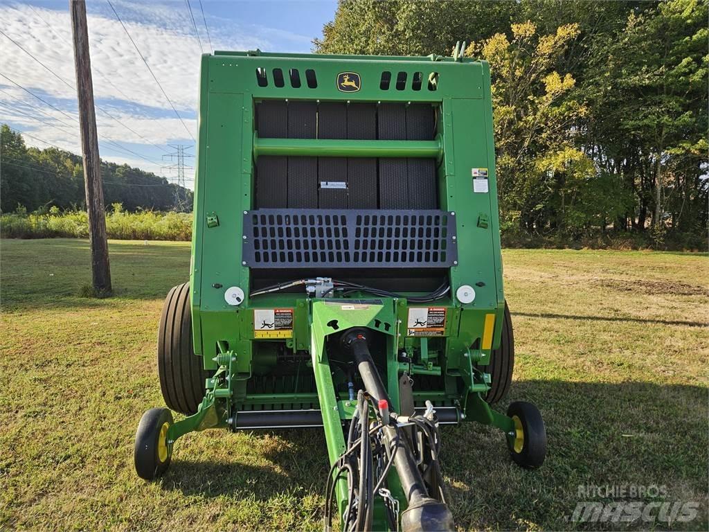 John Deere 451M Enfardadeira de rolos