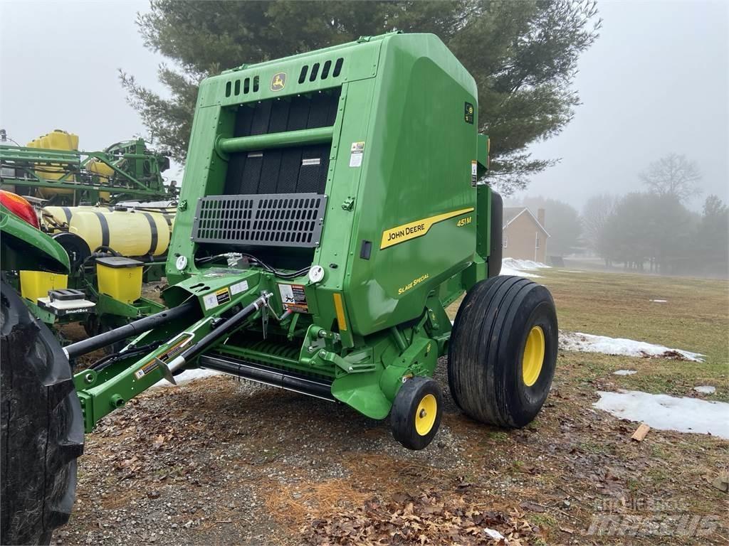 John Deere 451M Enfardadeira de rolos