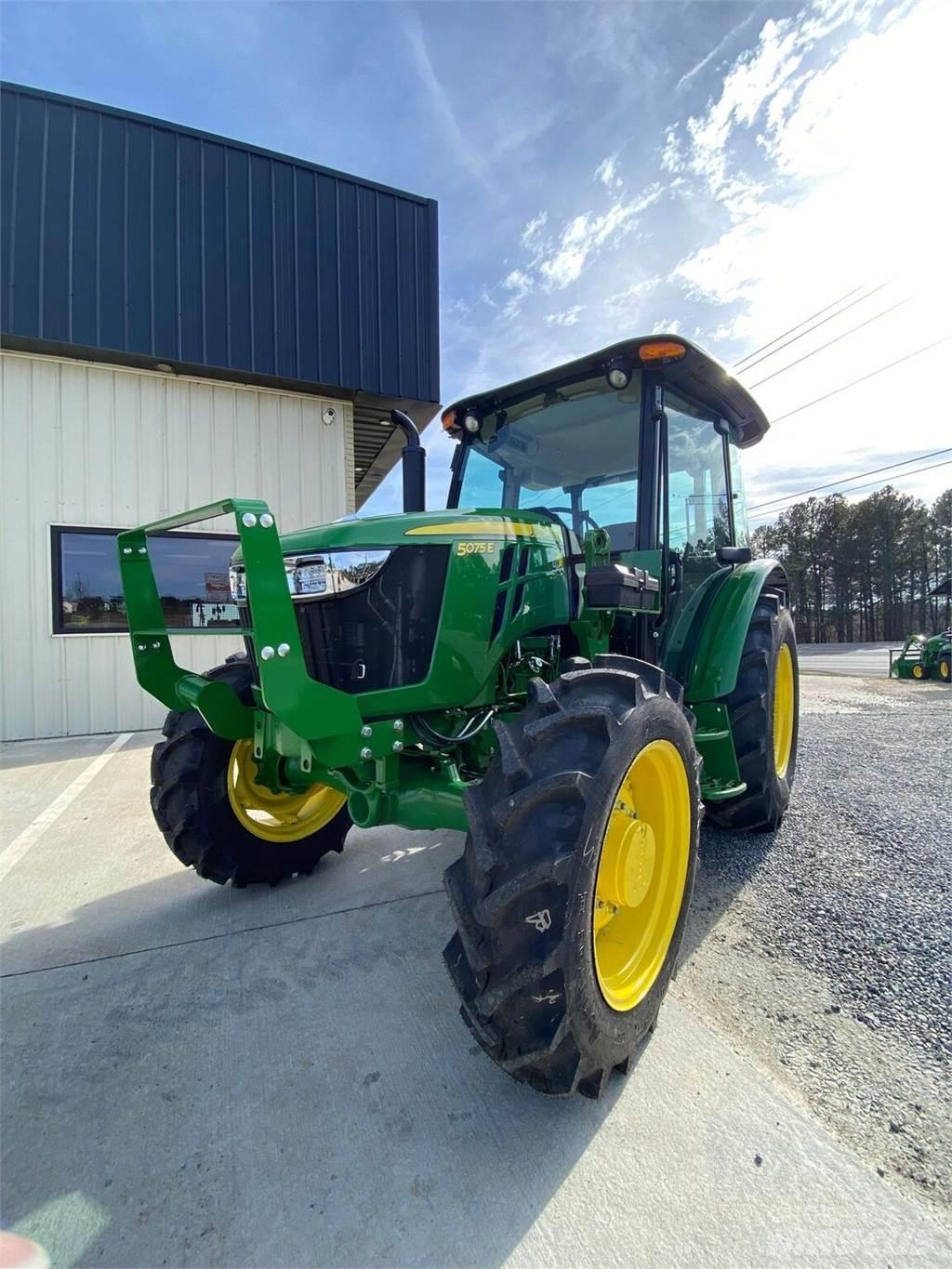 John Deere 5075E Tratores Agrícolas usados