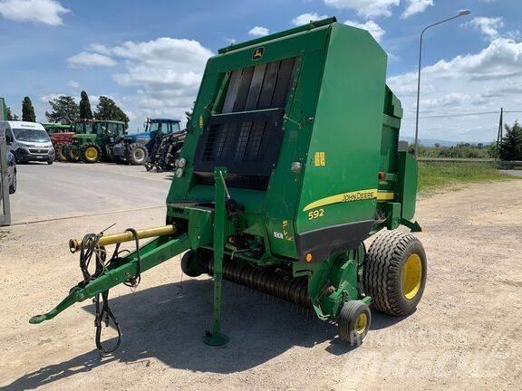 John Deere 592 Enfardadeira de rolos