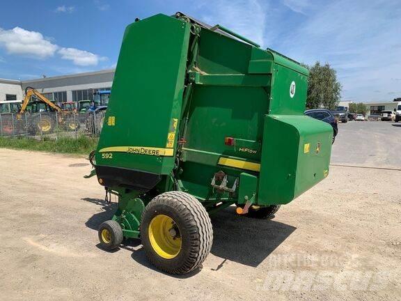 John Deere 592 Enfardadeira de rolos