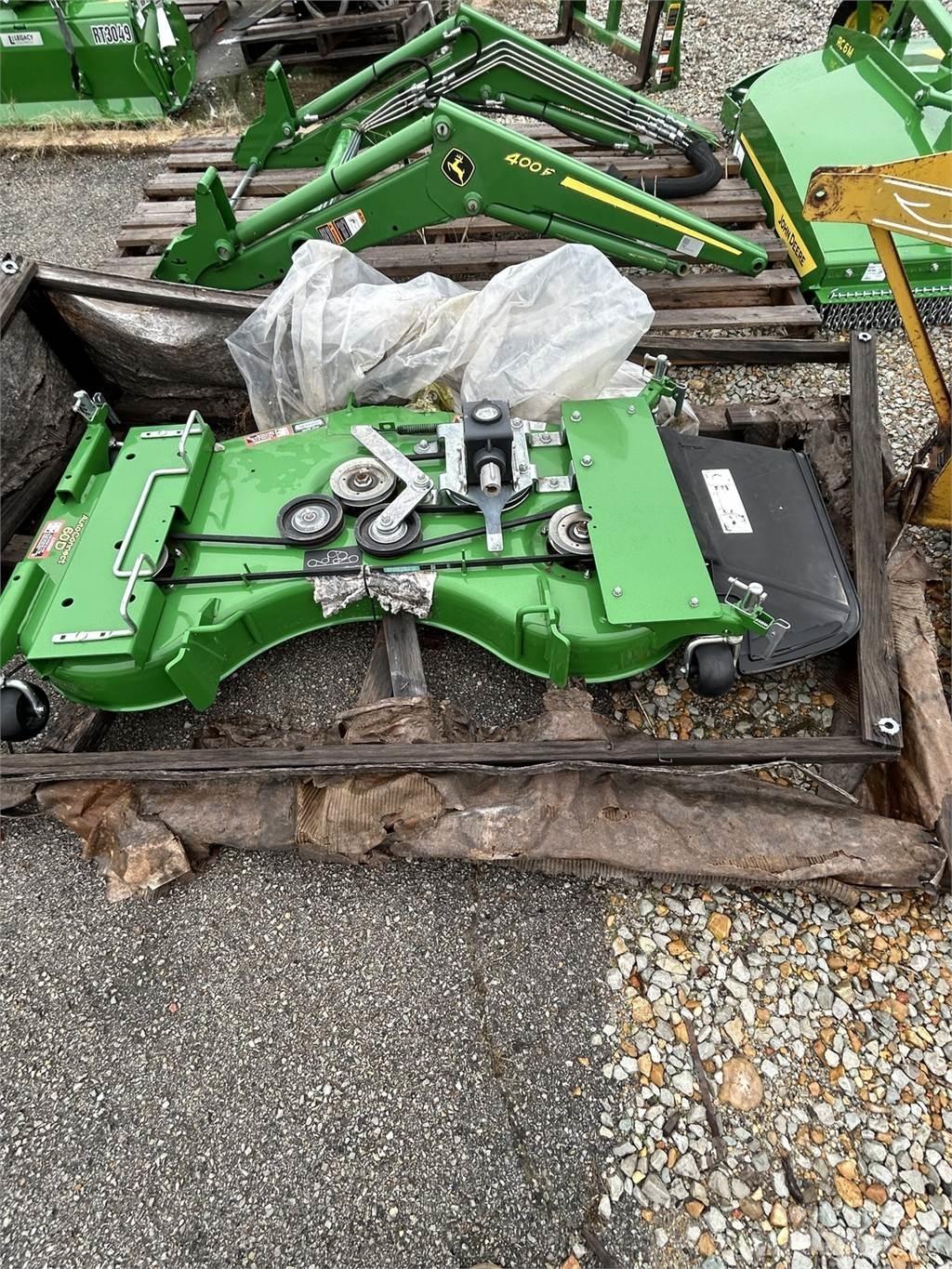 John Deere 60D Gadanheiras