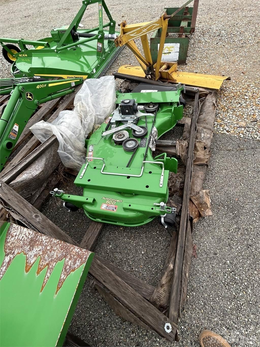 John Deere 60D Gadanheiras