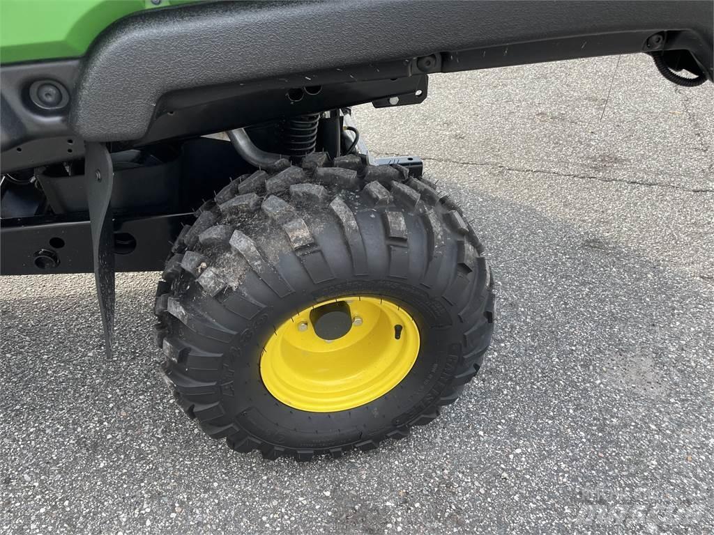 John Deere 815E Máquinas utilitárias