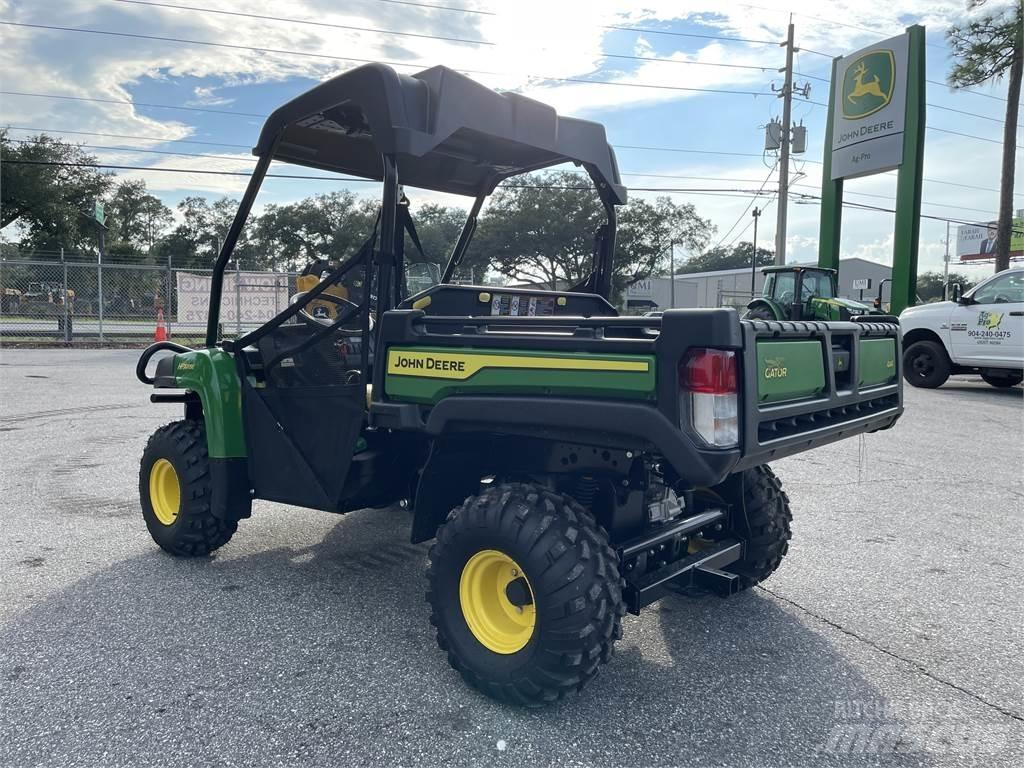 John Deere 815E Máquinas utilitárias