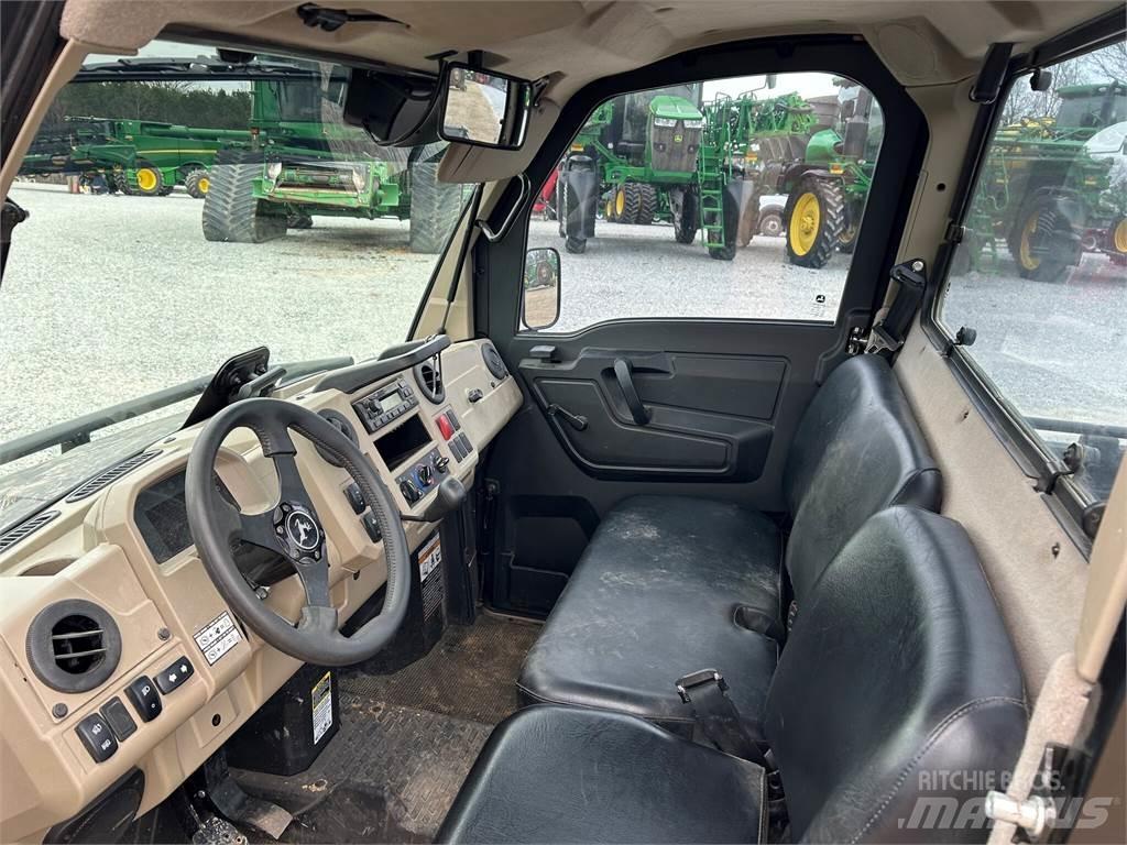 John Deere 835R Máquinas utilitárias