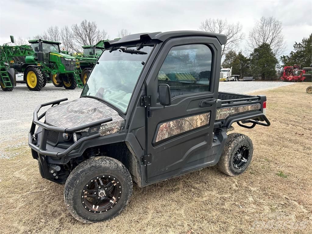John Deere 835R Máquinas utilitárias