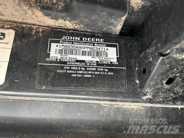 John Deere 835R Máquinas utilitárias