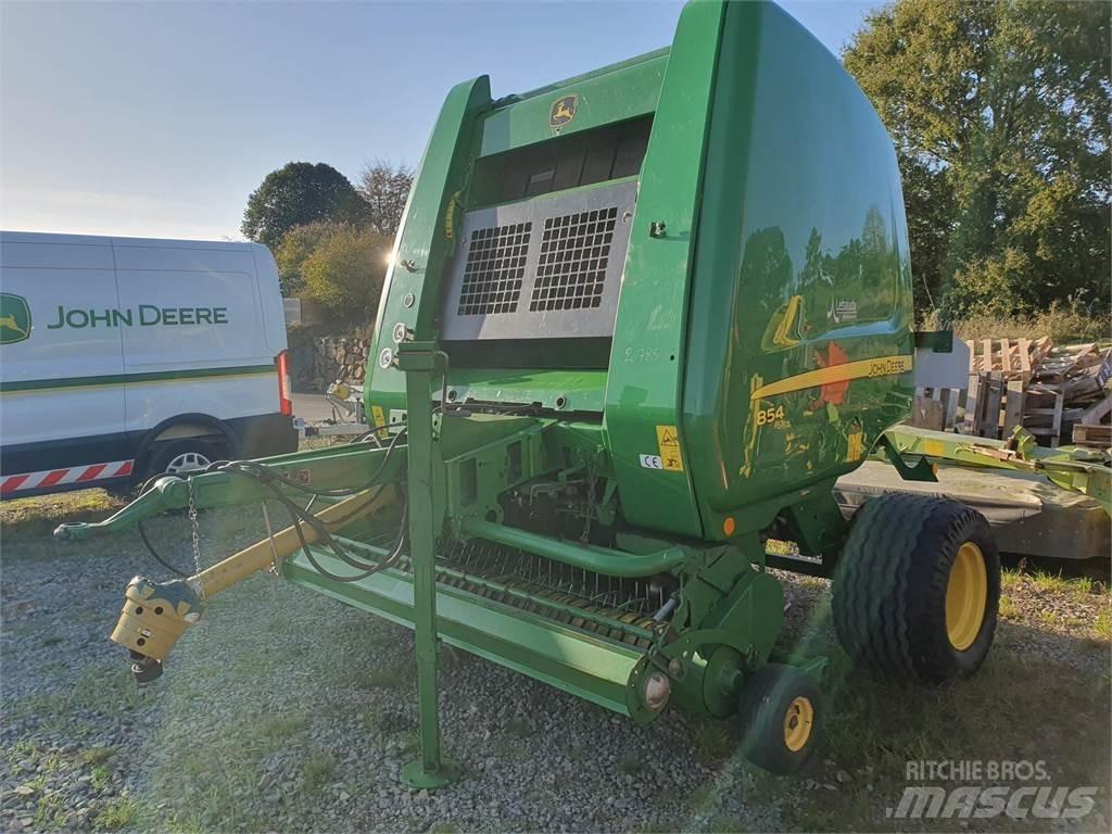 John Deere 854 Enfardadeira de rolos