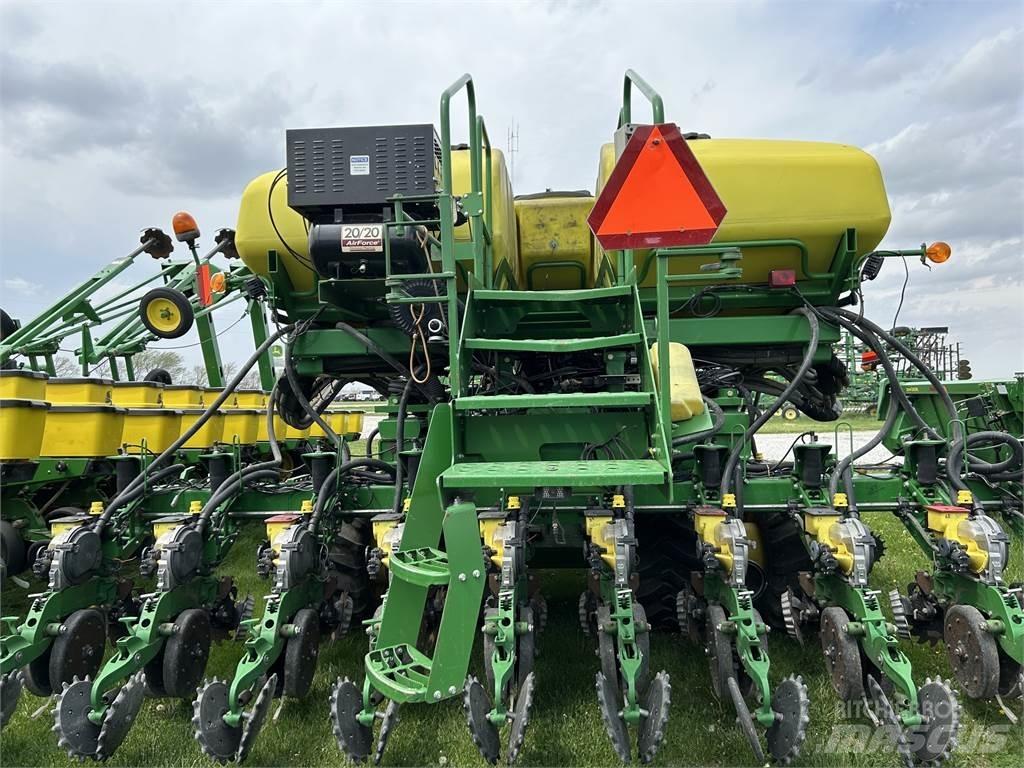 John Deere DB60 Plantadores