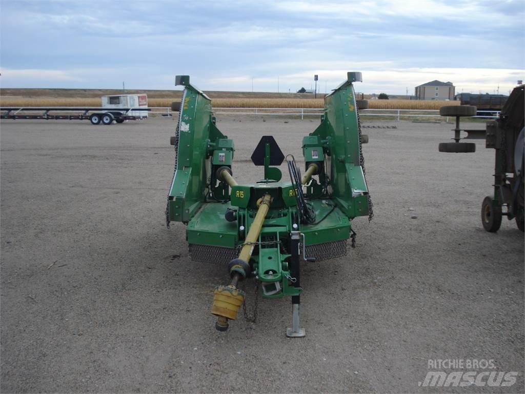 John Deere R15 Cortadores, moinhos e desenroladores de fardos
