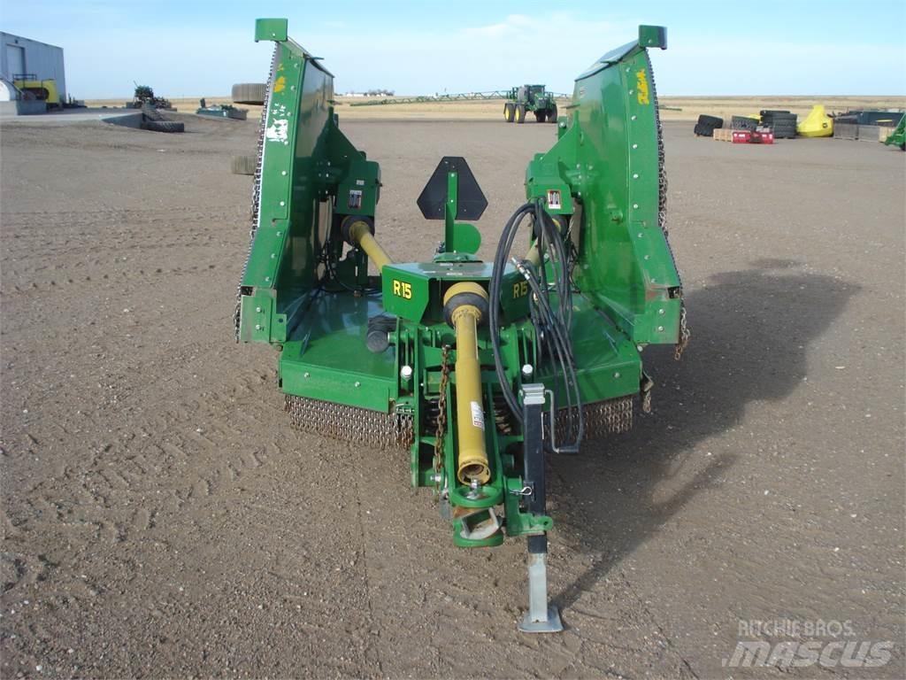 John Deere R15 Cortadores, moinhos e desenroladores de fardos