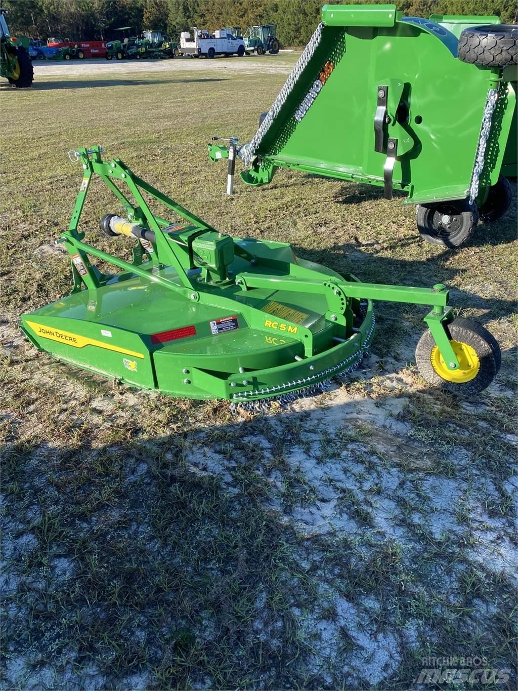 John Deere RC5M Cortadores, moinhos e desenroladores de fardos