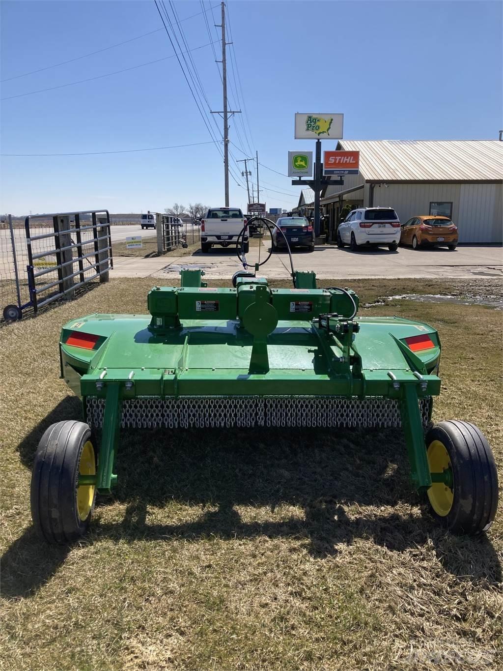 John Deere RC8M Cortadores, moinhos e desenroladores de fardos