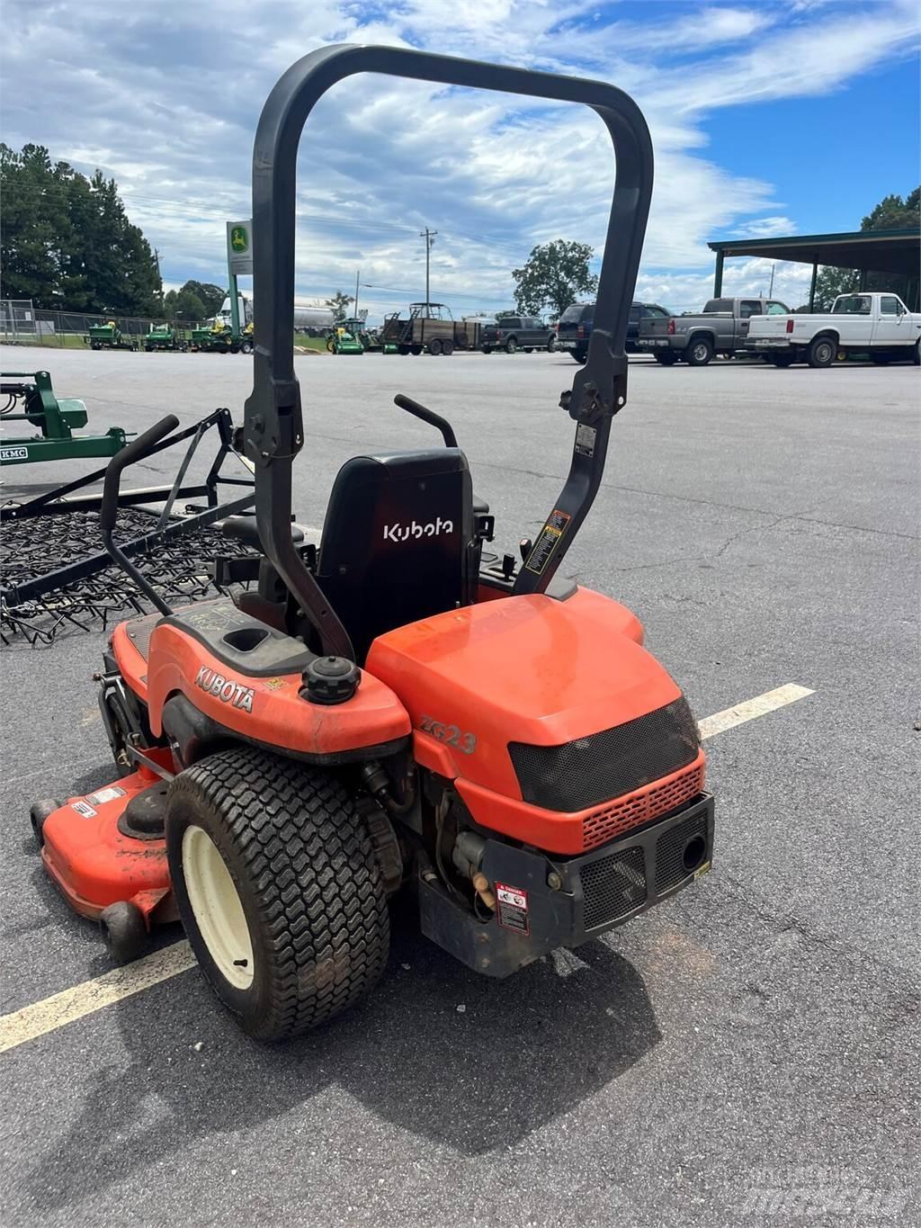 Kubota ZG23 Corta-Relvas Zero turn