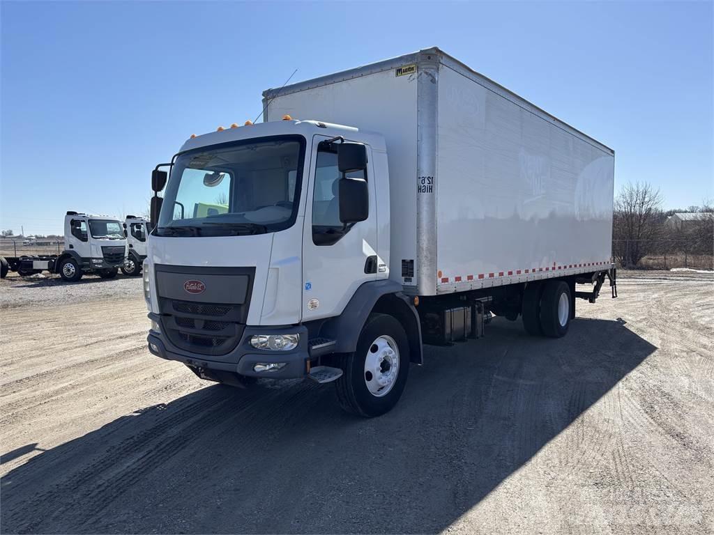 Peterbilt 220 Caminhões de caixa fechada