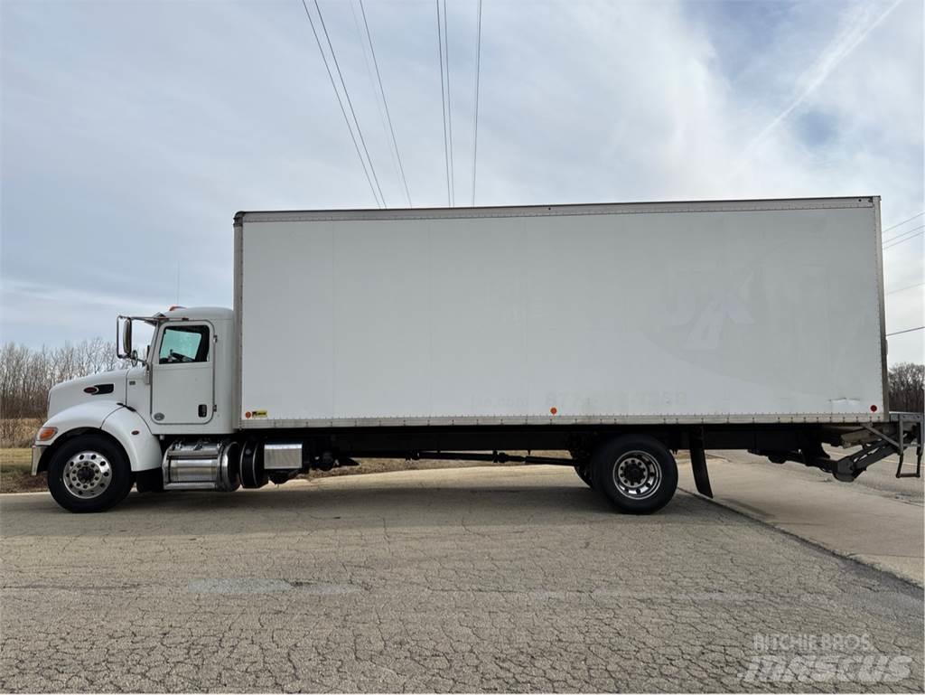 Peterbilt 337 Caminhões de caixa fechada