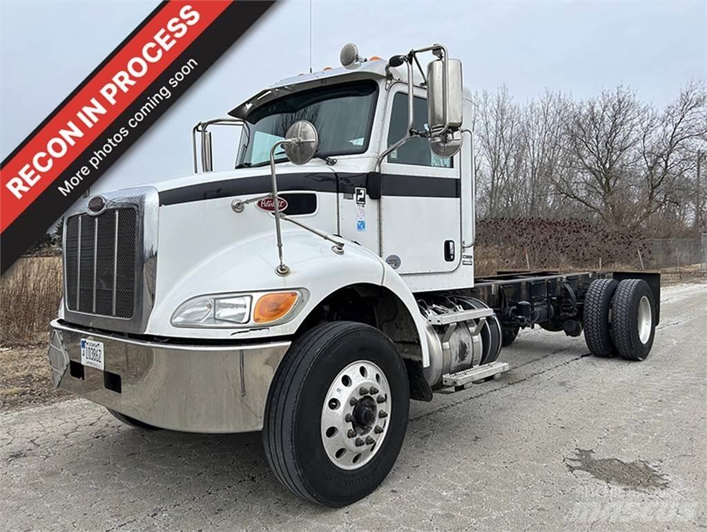 Peterbilt 337 Camiões de chassis e cabine