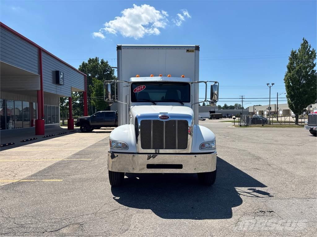 Peterbilt 337 Caminhões de caixa fechada