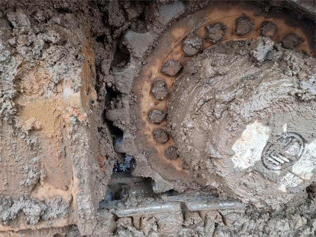 JCB JS220LC (PLUS) Escavadeiras de esteiras