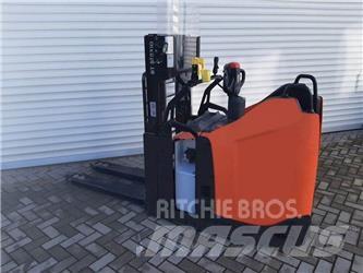 BT SPE200DN Empilhador para operador externo