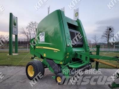 John Deere 854 Enfardadeira de rolos