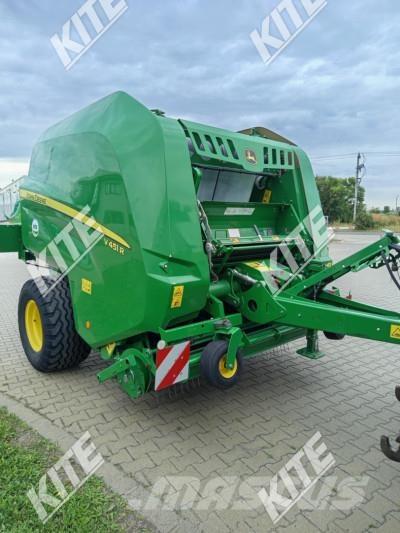 John Deere V451R Enfardadeira de rolos