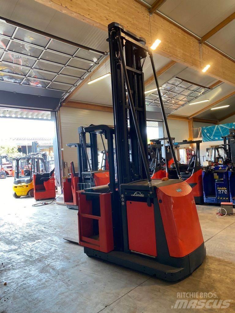 Linde V 12-02 Preparadoras de encomendas de alta elevação