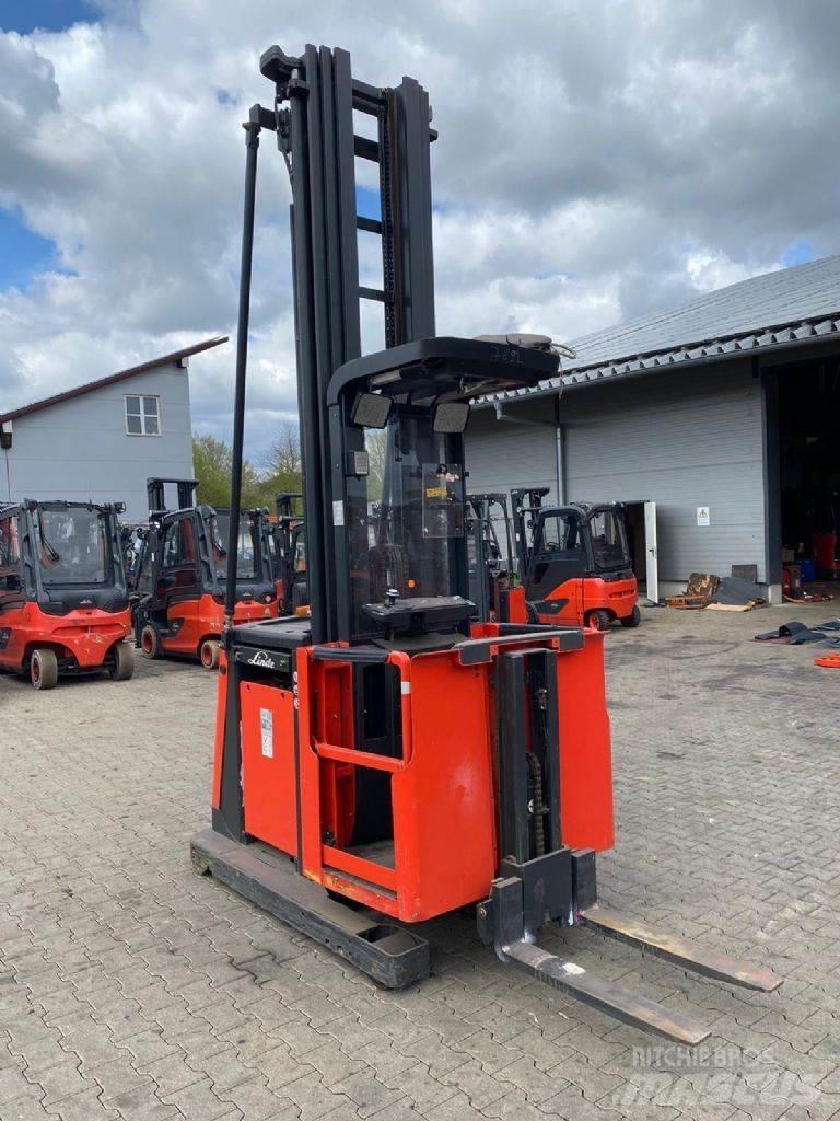 Linde V 12-02 Preparadoras de encomendas de alta elevação