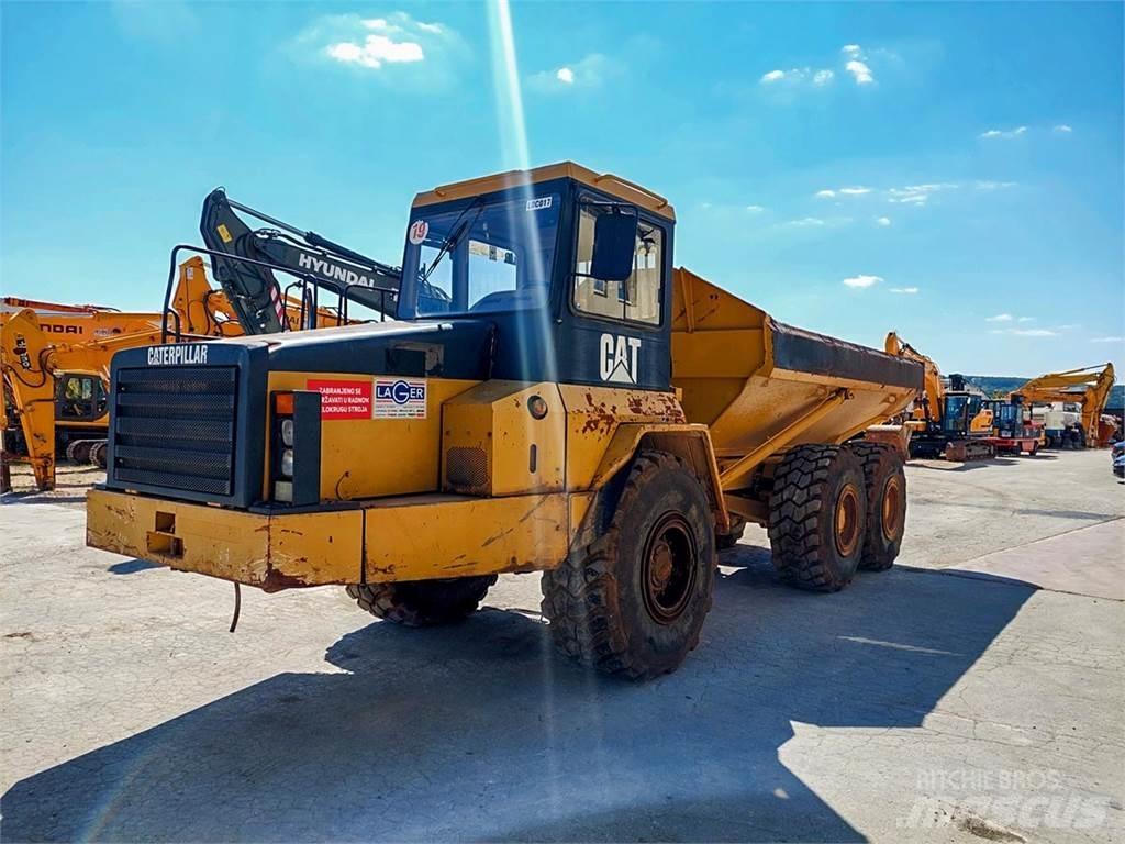 CAT D250E Caminhões articulados