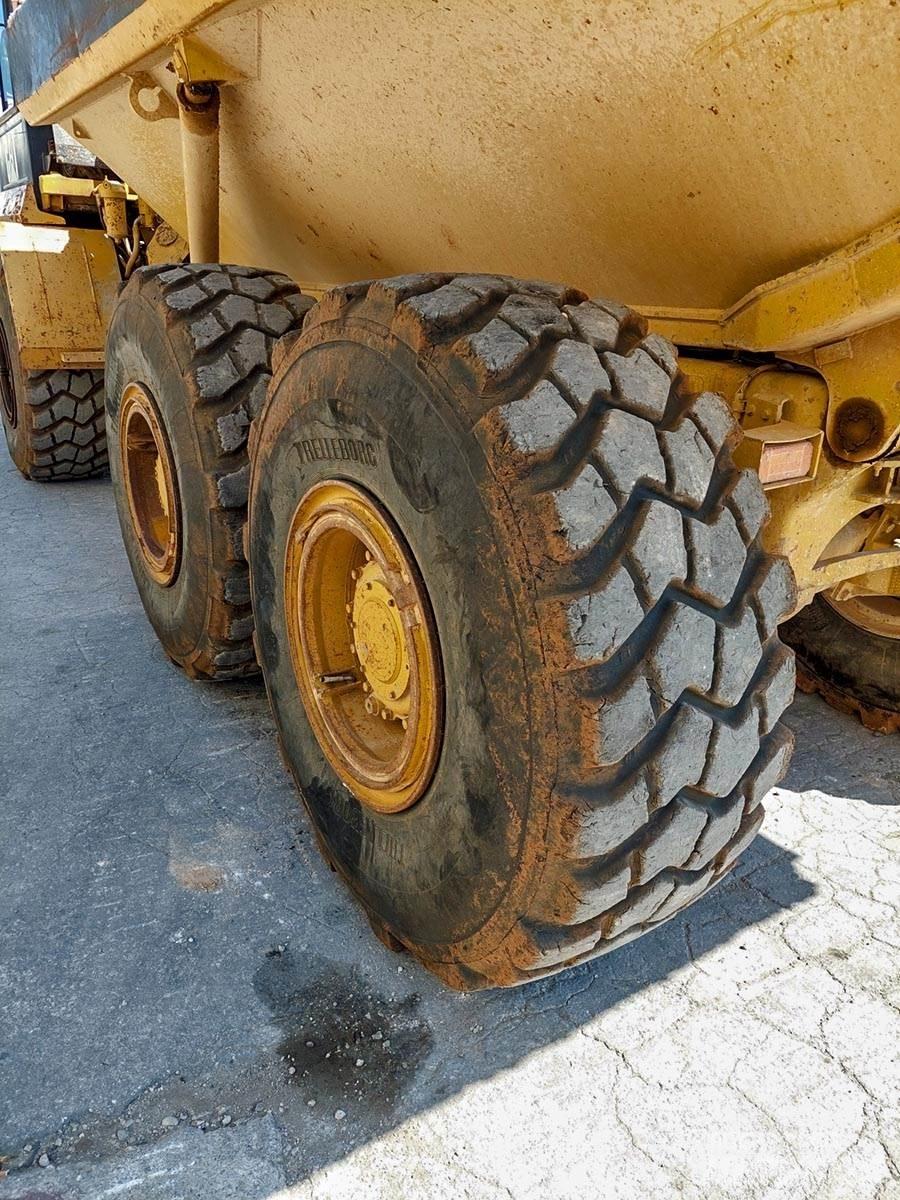 CAT D250E Caminhões articulados