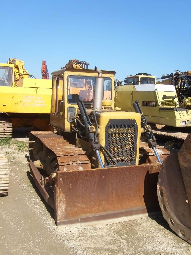 CAT D4 Dozers - Tratores rastos