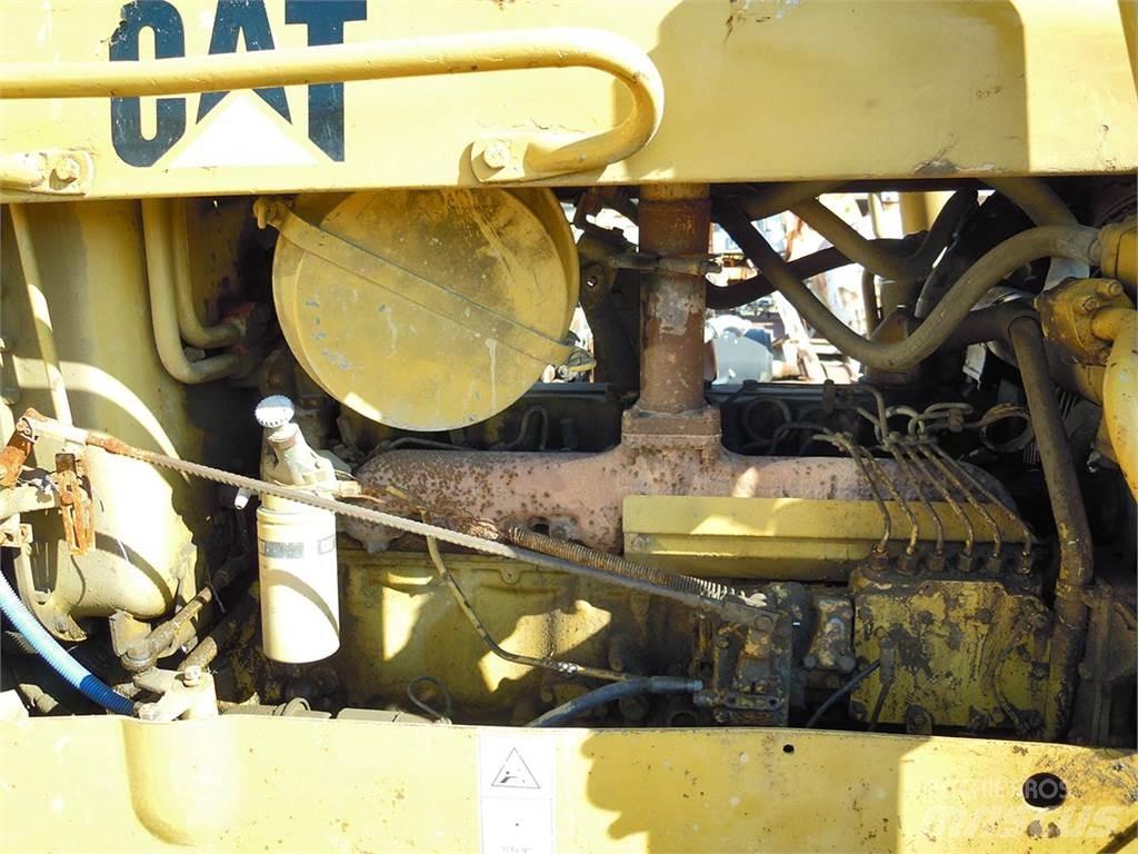 CAT D5B Dozers - Tratores rastos