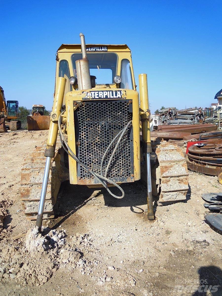 CAT D5B Dozers - Tratores rastos