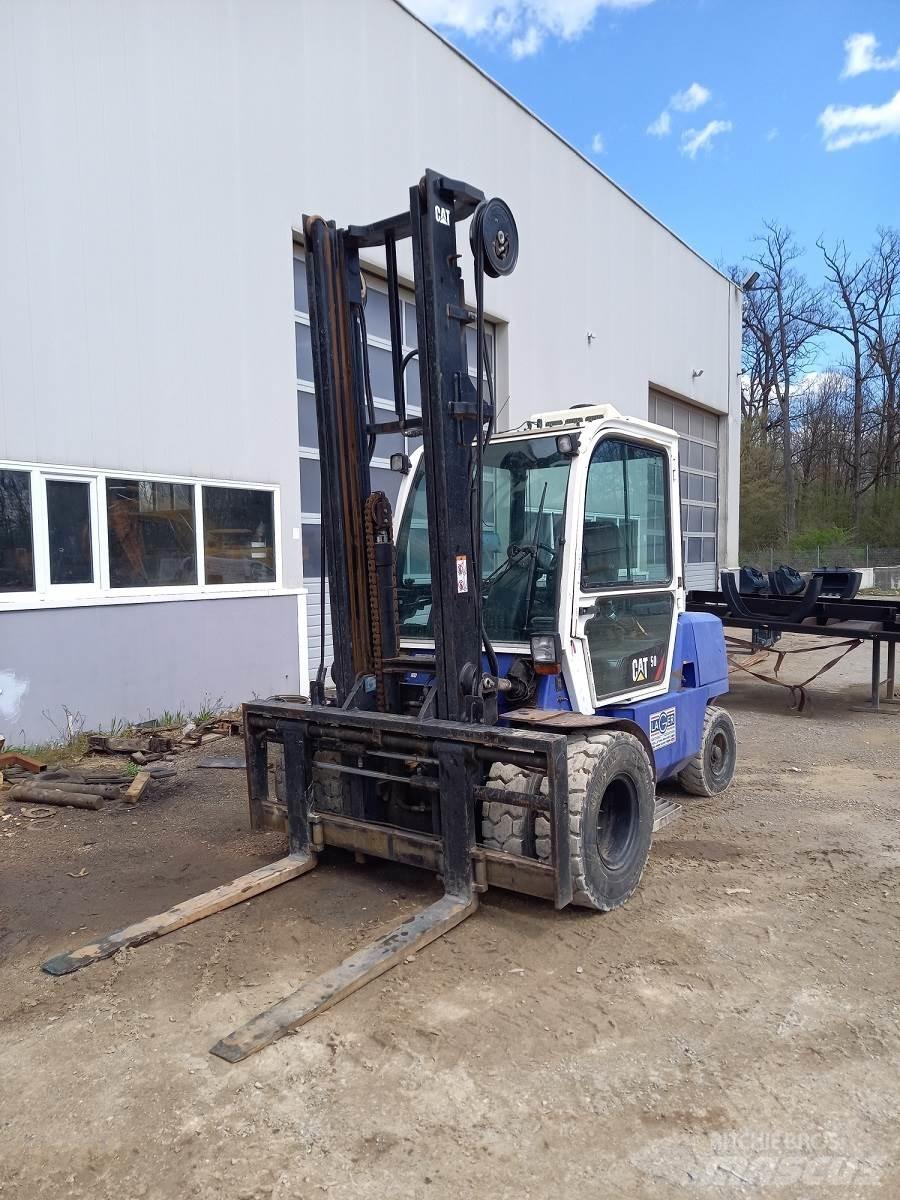 CAT DP50K 2 Empilhadores Diesel