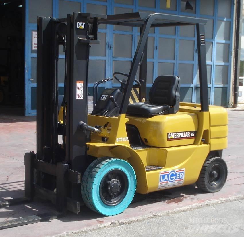 CAT GP25 Empilhadores a gás