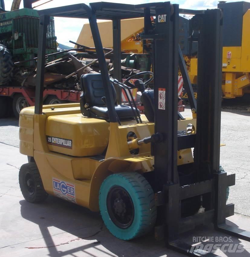 CAT GP25 Empilhadores a gás