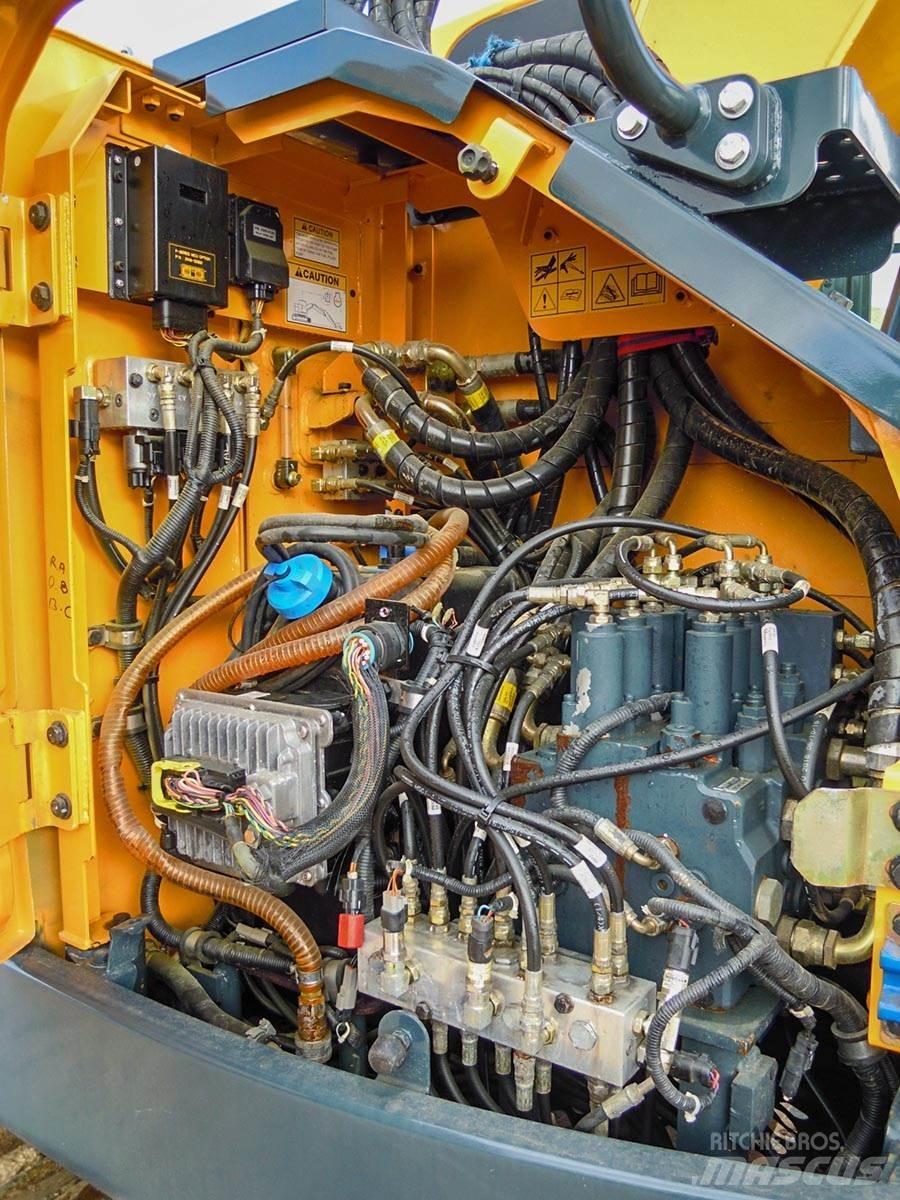 Hyundai HX145LCR Escavadeiras de esteiras