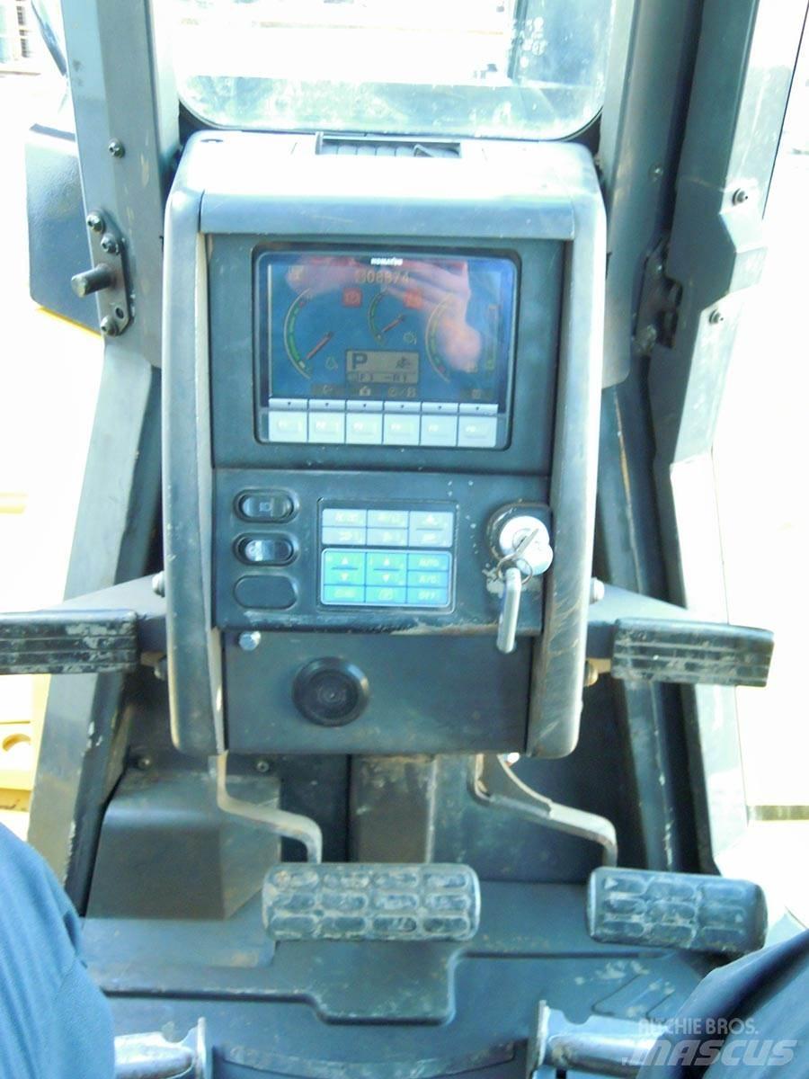 Komatsu D155AX-6 Dozers - Tratores rastos