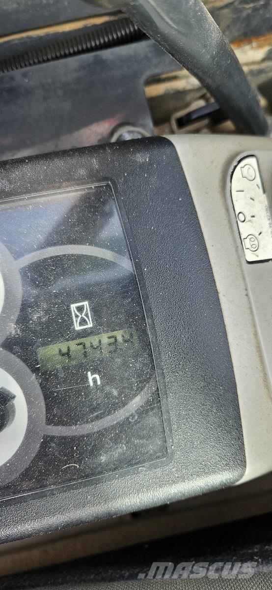 Komatsu PC26MR-3 Miniescavadeiras