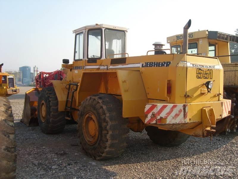 Liebherr L 551 Carregadeiras de rodas