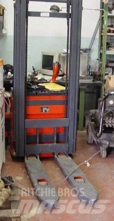 Linde L10 Porta palettes