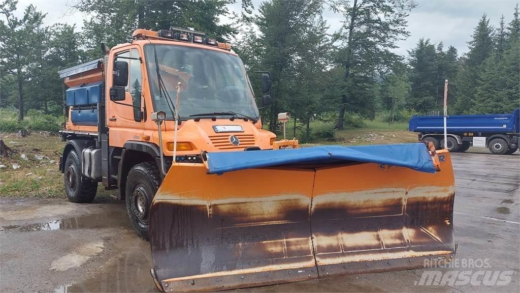 Mercedes-Benz Unimog U400 Camiões Municipais / Uso Geral
