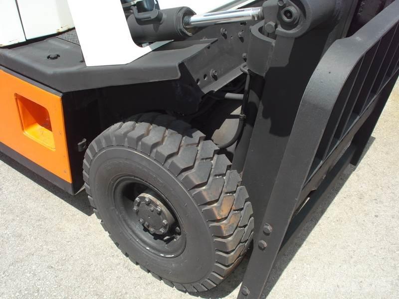 Nissan H01A15 Empilhadores a gás