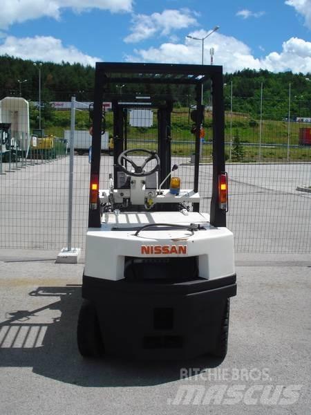 Nissan H01A15 Empilhadores a gás